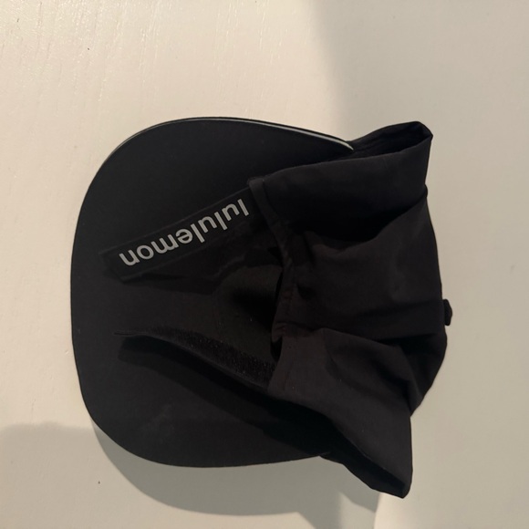lululemon athletica Dark Cap - Picture 4 of 4